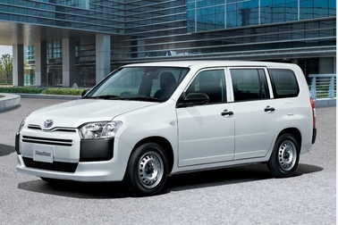 (左):F(ハイブリッド車)
