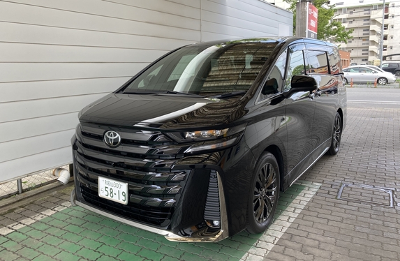 新型ヴェルファイアの試乗車きました！