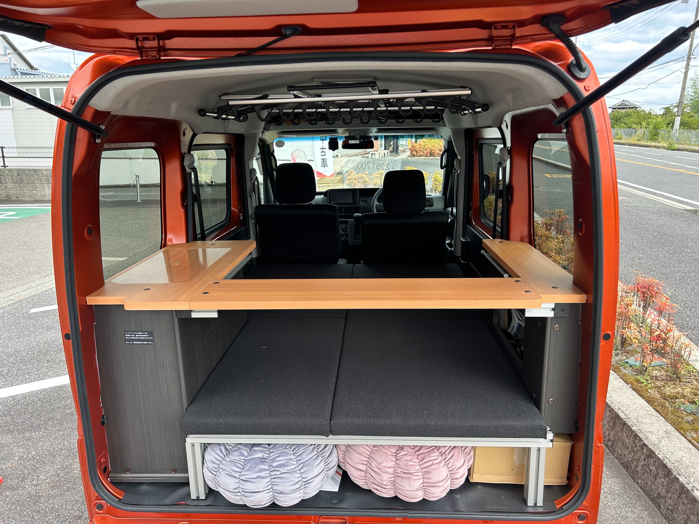 スタイリッシュに遊べる軽キャンパー