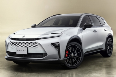 （左）：特別仕様車 ESTATE RS “THE 70th” （ベース車両はESTATE RS）